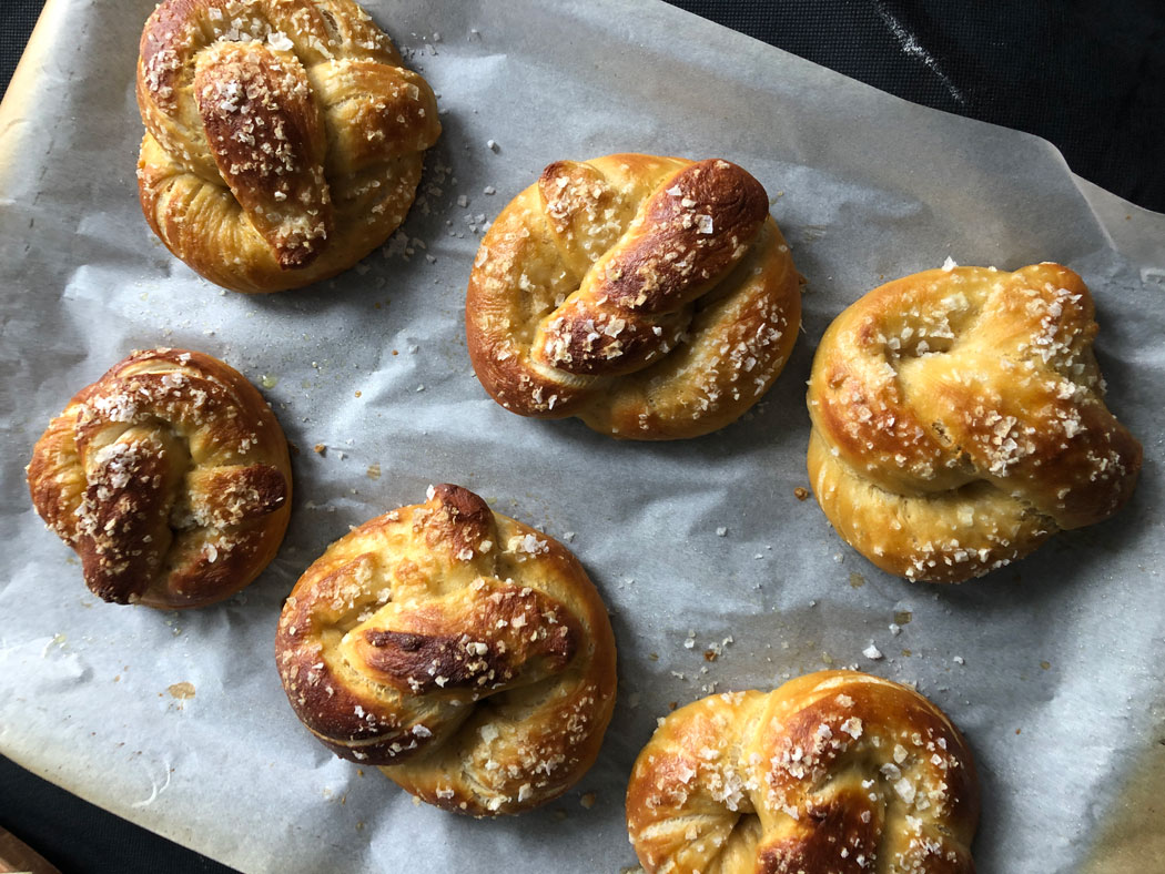 Vegan Cinnamon Sugar Pretzel Pillows with Cream Cheese Dipping